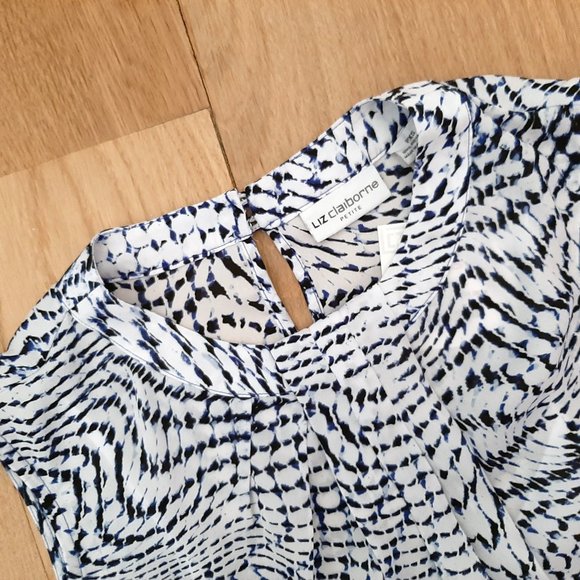 NWT Liz Claiborne Sleeveless Top, Built-in Camisole, Navy & White, PXS/0P/2P/4P - Picture 2 of 7